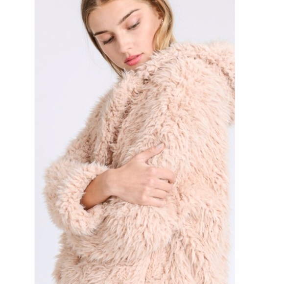 Last One!! Super Soft Faux Fur Hoodie Jacket - Picture 4 of 6